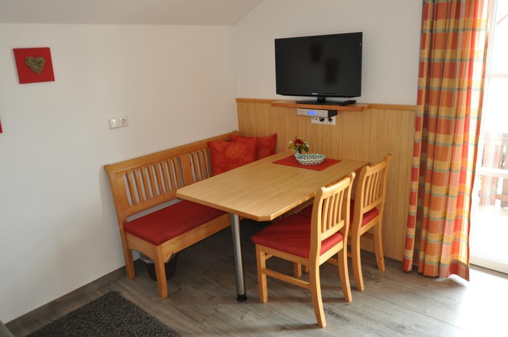 Haus Schreilechner Apartment Mariapfarr Phòng bức ảnh
